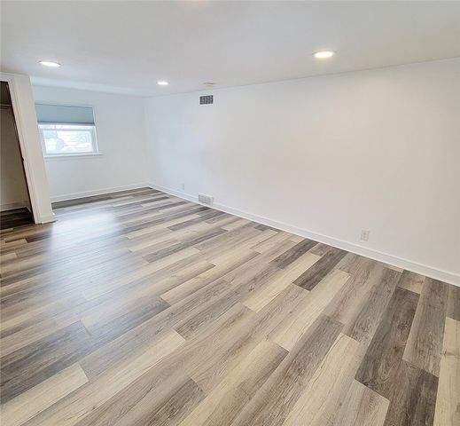 805 Laura Ave, West Mifflin, PA 15122