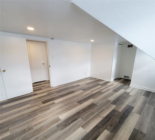 805 Laura Ave, West Mifflin, PA 15122