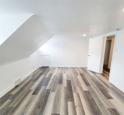 805 Laura Ave, West Mifflin, PA 15122