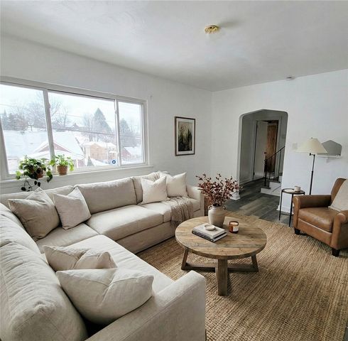 805 Laura Ave, West Mifflin, PA 15122