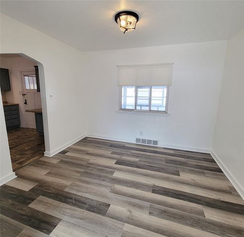 805 Laura Ave, West Mifflin, PA 15122