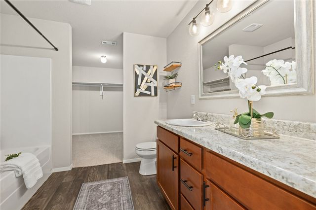 1209 S Ivory Bill Lane, Fayetteville, AR 72701