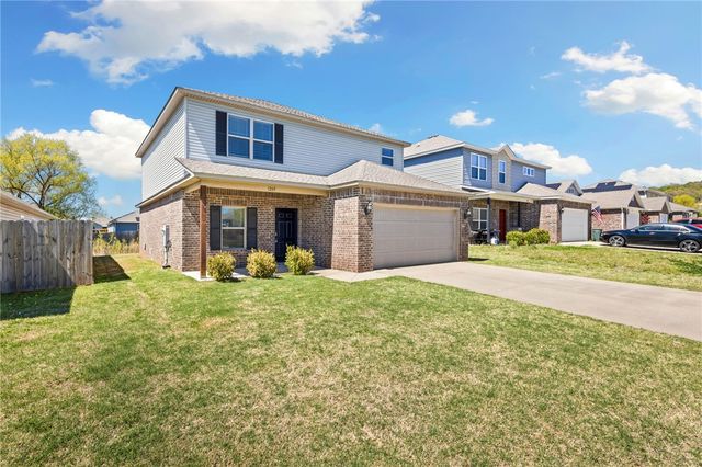 1209 S Ivory Bill Lane, Fayetteville, AR 72701