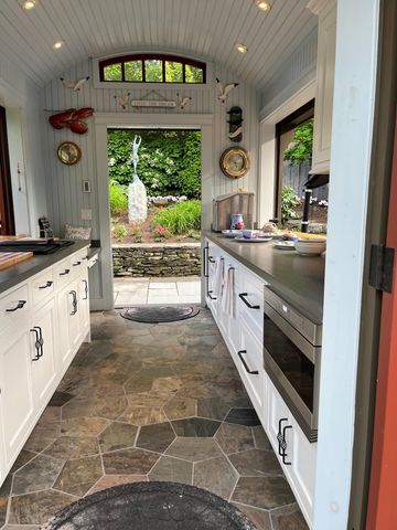 171 Gates Street, Portsmouth, NH 03801