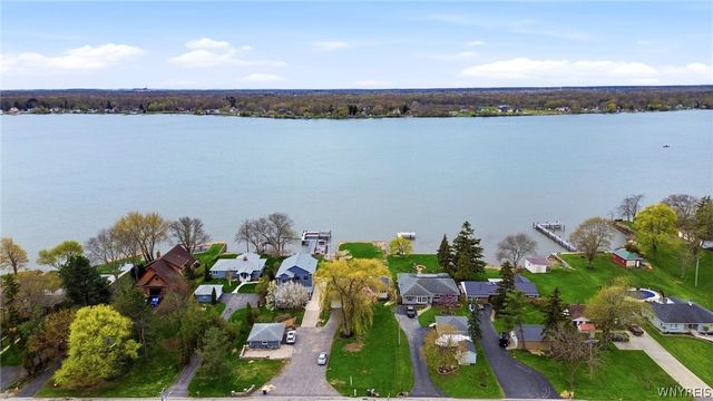 2484 River Road, Wheatfield, NY 14304