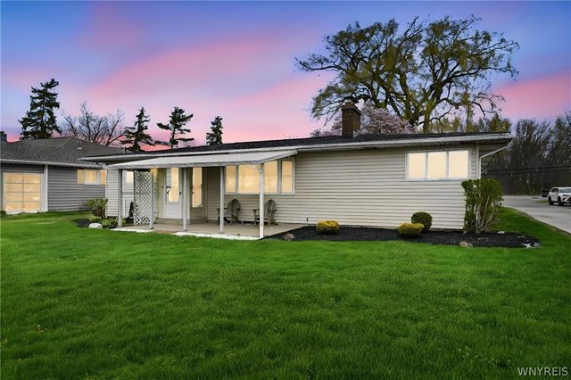 2484 River Road, Wheatfield, NY 14304