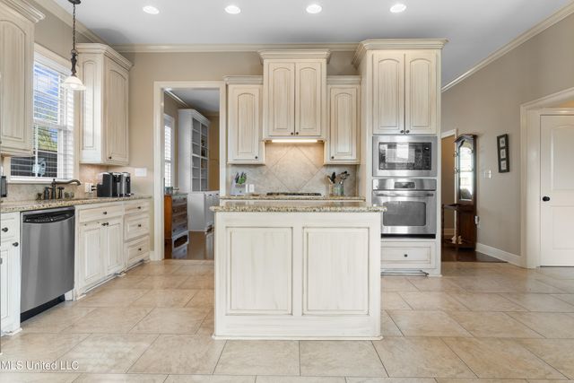 3939 Acadian Village Drive, Ocean Springs, MS 39564