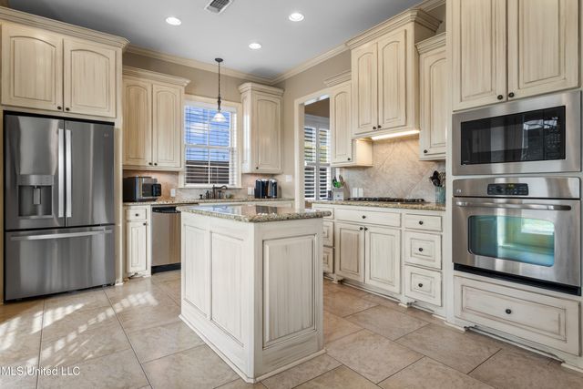 3939 Acadian Village Drive, Ocean Springs, MS 39564