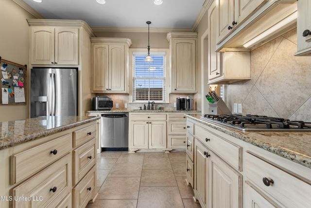 3939 Acadian Village Drive, Ocean Springs, MS 39564