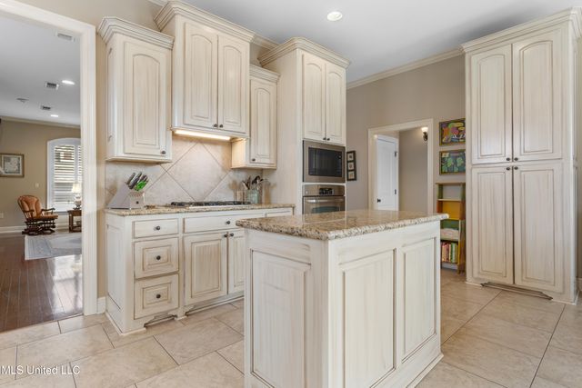 3939 Acadian Village Drive, Ocean Springs, MS 39564