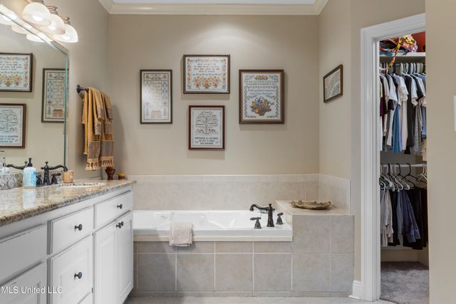 3939 Acadian Village Drive, Ocean Springs, MS 39564