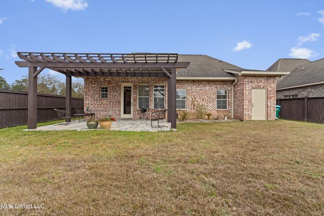 3939 Acadian Village Drive, Ocean Springs, MS 39564