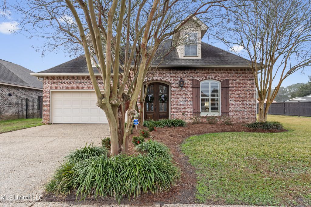 3939 Acadian Village Drive, Ocean Springs, MS 39564