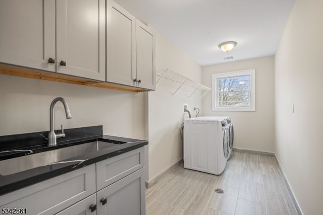 118 Cambridge Rd, Westfield Town, NJ 07090