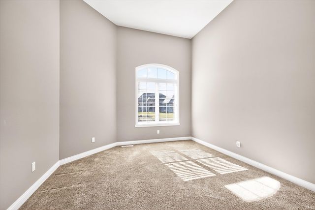 5504 W Sawgrass Way, Muncie, IN 47304