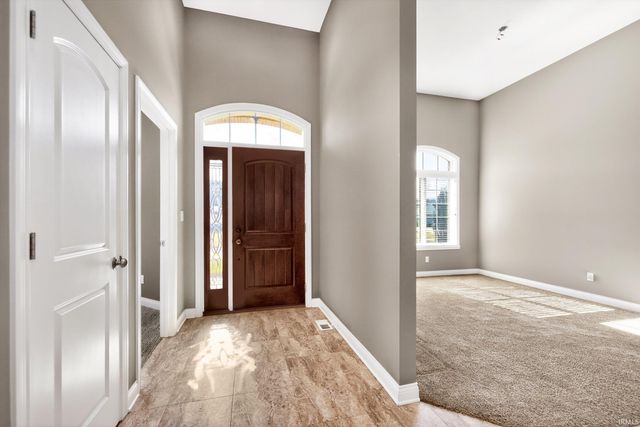 5504 W Sawgrass Way, Muncie, IN 47304