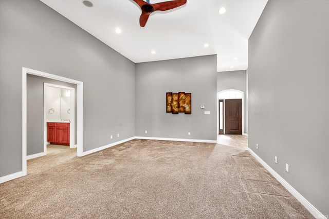 5504 W Sawgrass Way, Muncie, IN 47304