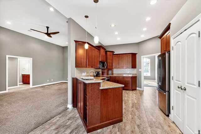 5504 W Sawgrass Way, Muncie, IN 47304