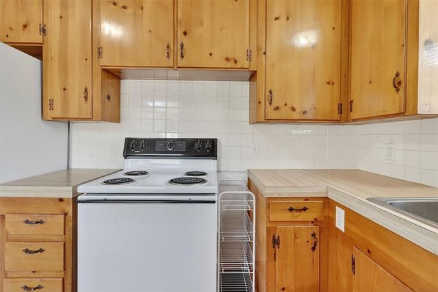 4637 Calvin Dr, Corpus Christi, TX 78411