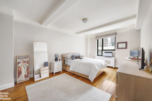 227 E 57th St Apt 8CD, New York City, NY 10022