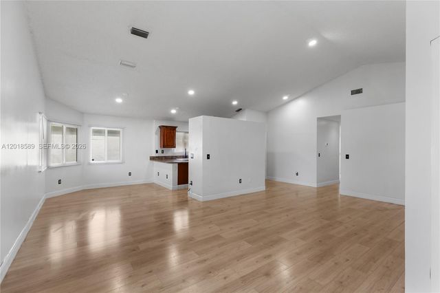 1035 W Jasmine Ln, North Lauderdale, FL 33068