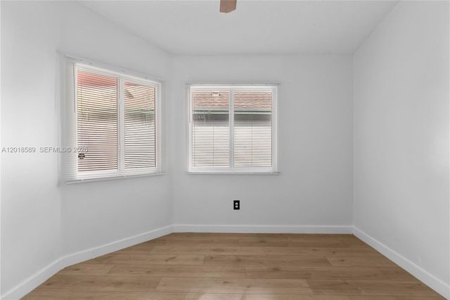 1035 W Jasmine Ln, North Lauderdale, FL 33068