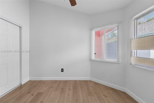 1035 W Jasmine Ln, North Lauderdale, FL 33068
