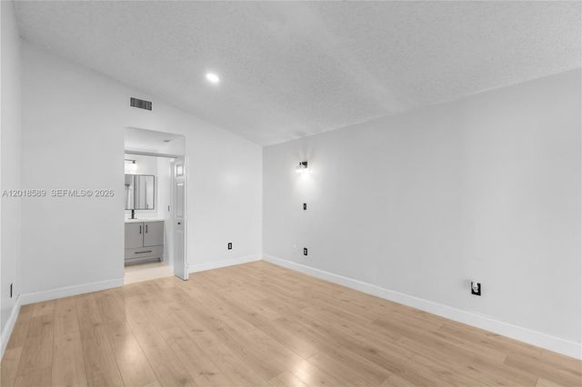 1035 W Jasmine Ln, North Lauderdale, FL 33068
