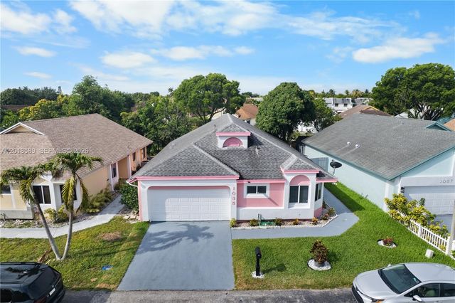 1035 W Jasmine Ln, North Lauderdale, FL 33068