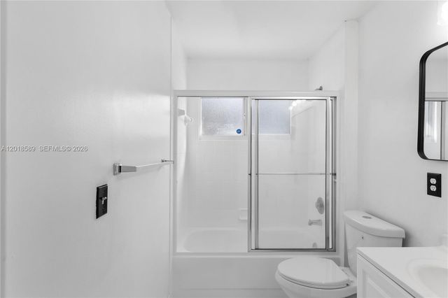 1035 W Jasmine Ln, North Lauderdale, FL 33068
