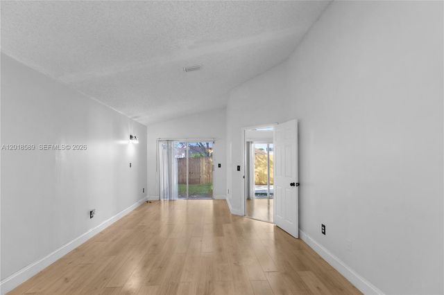 1035 W Jasmine Ln, North Lauderdale, FL 33068
