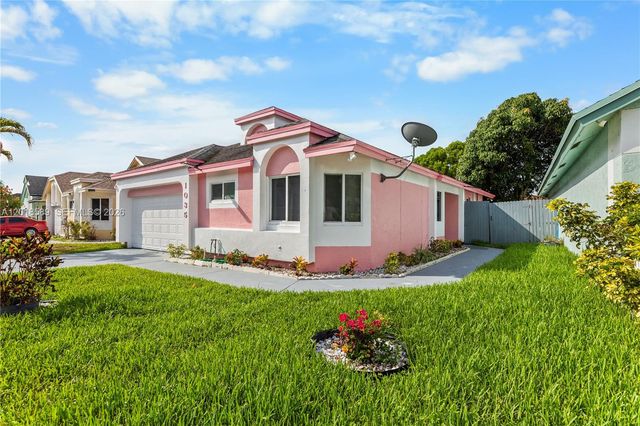 1035 W Jasmine Ln, North Lauderdale, FL 33068