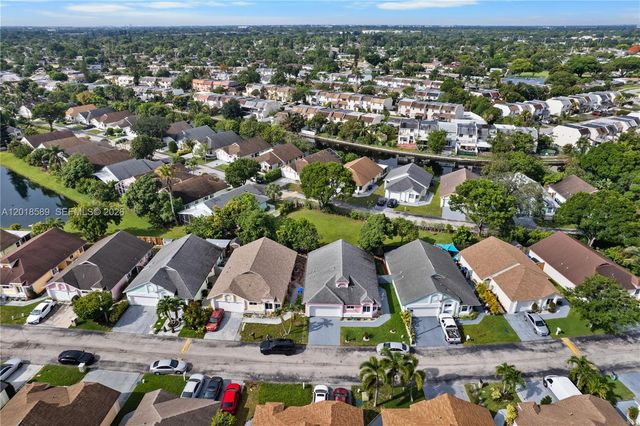 1035 W Jasmine Ln, North Lauderdale, FL 33068