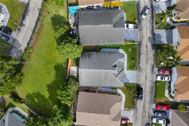 1035 W Jasmine Ln, North Lauderdale, FL 33068