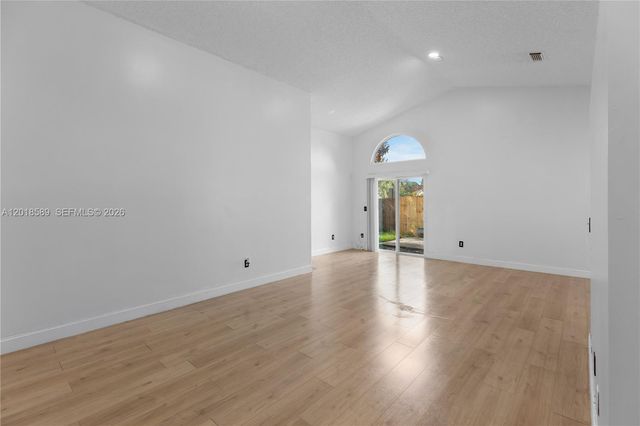 1035 W Jasmine Ln, North Lauderdale, FL 33068