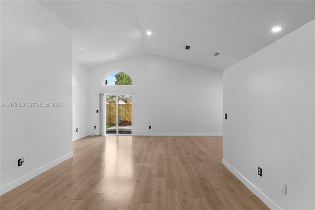 1035 W Jasmine Ln, North Lauderdale, FL 33068