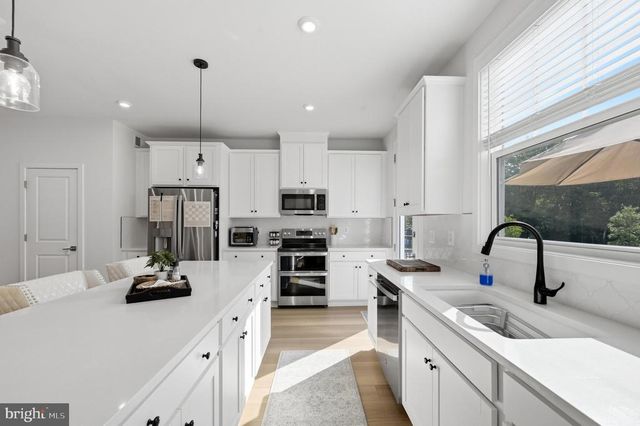 3582 STEPHENSONS HILL LN, Marshall, VA 20115