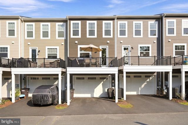 3582 STEPHENSONS HILL LN, Marshall, VA 20115
