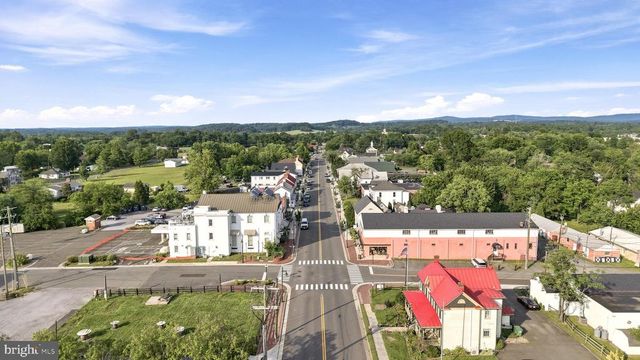 3582 STEPHENSONS HILL LN, Marshall, VA 20115