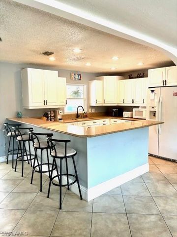 640 27th ST SW, Naples, FL 34117