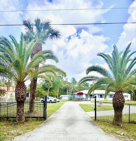 640 27th ST SW, Naples, FL 34117