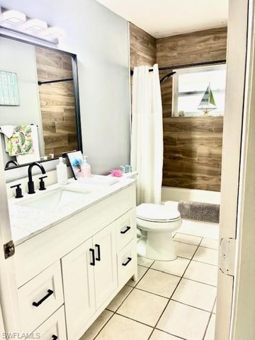 640 27th ST SW, Naples, FL 34117