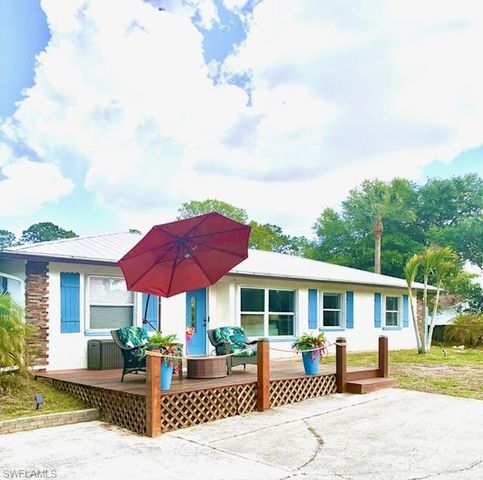 640 27th ST SW, Naples, FL 34117