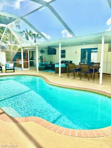 640 27th ST SW, Naples, FL 34117