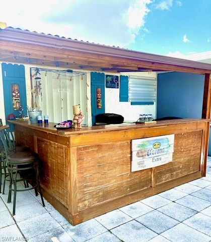 640 27th ST SW, Naples, FL 34117