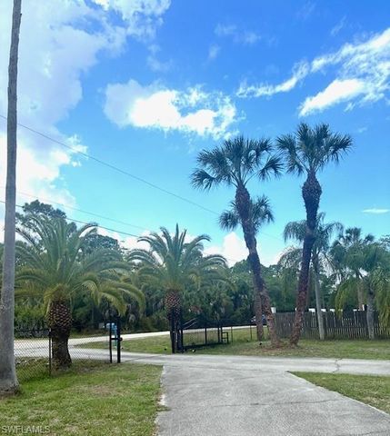 640 27th ST SW, Naples, FL 34117