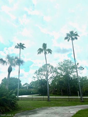 640 27th ST SW, Naples, FL 34117