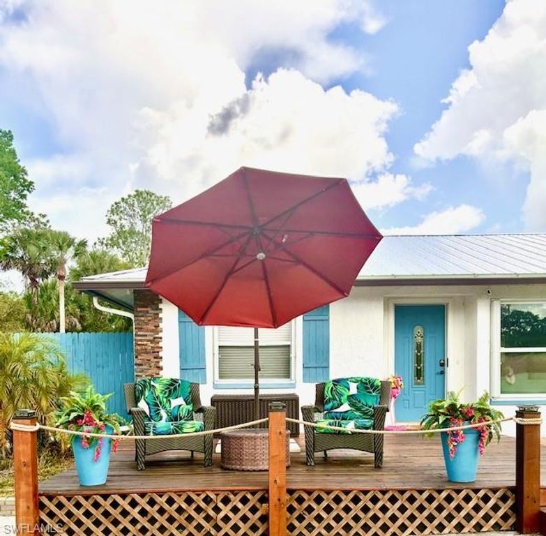 640 27th ST SW, Naples, FL 34117