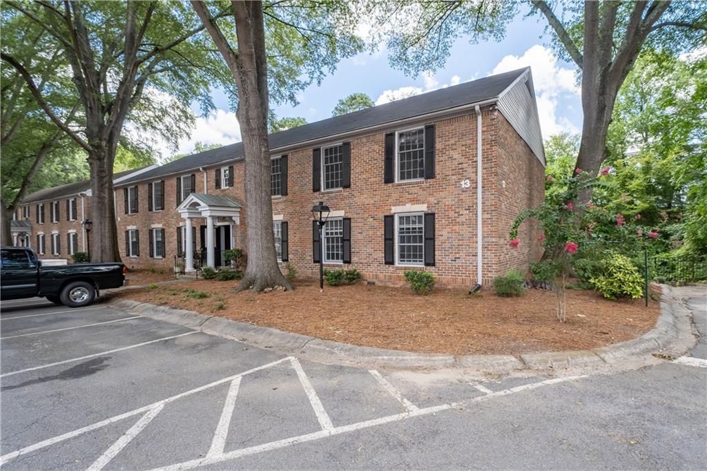 6700 Roswell Road 13A, Atlanta, GA 30328
