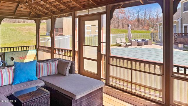 61 Indian Pipe Drive, North Greenbush, NY 12198